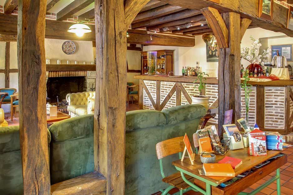 Auberge Du Cheval Blanc - Teritoria Selles-Saint-Denis Restaurante foto